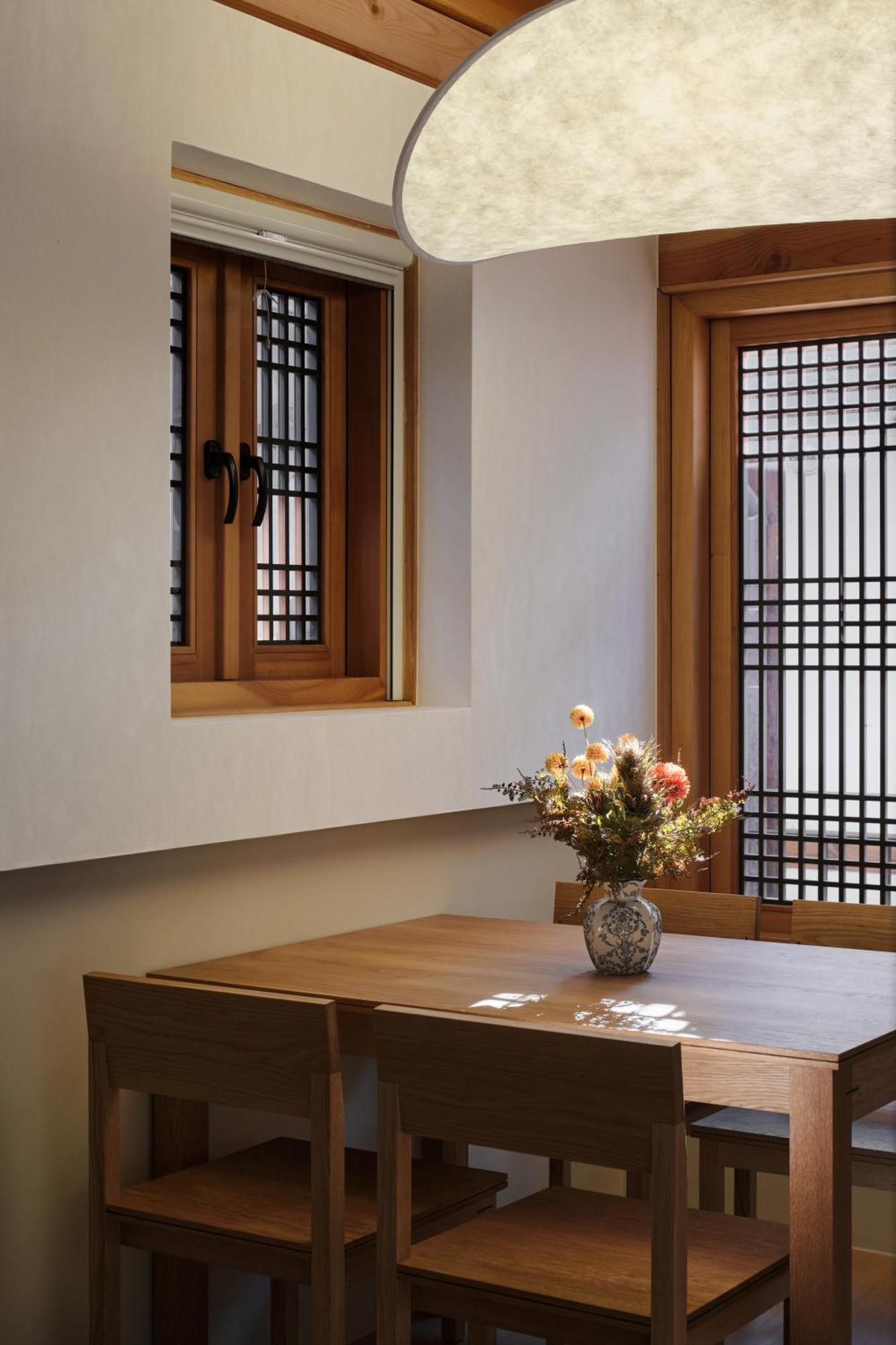 The Korean Traditional Hanok In Downtown Seoul For Convenient Public Transportation - Seoul Ari Luaran gambar