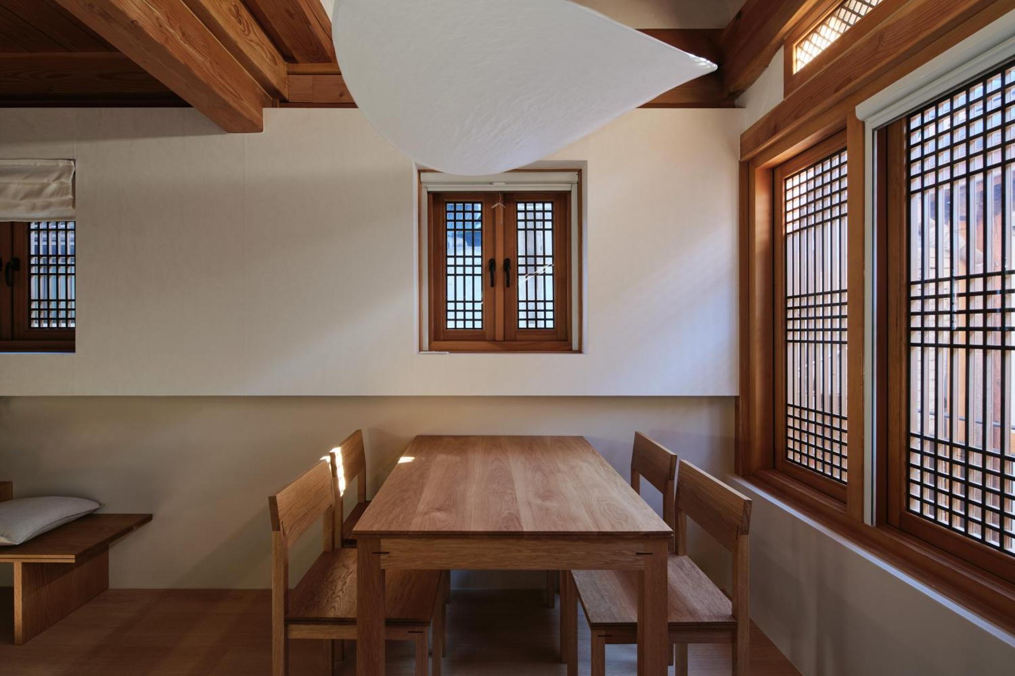 The Korean Traditional Hanok In Downtown Seoul For Convenient Public Transportation - Seoul Ari Luaran gambar