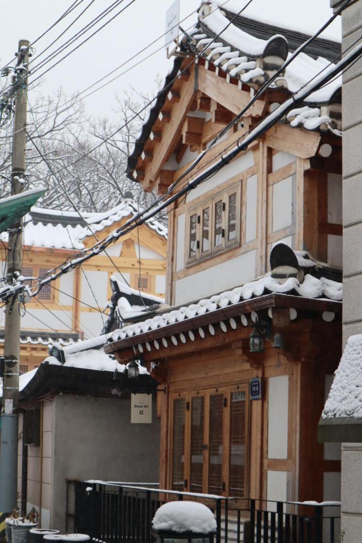 The Korean Traditional Hanok In Downtown Seoul For Convenient Public Transportation - Seoul Ari Luaran gambar