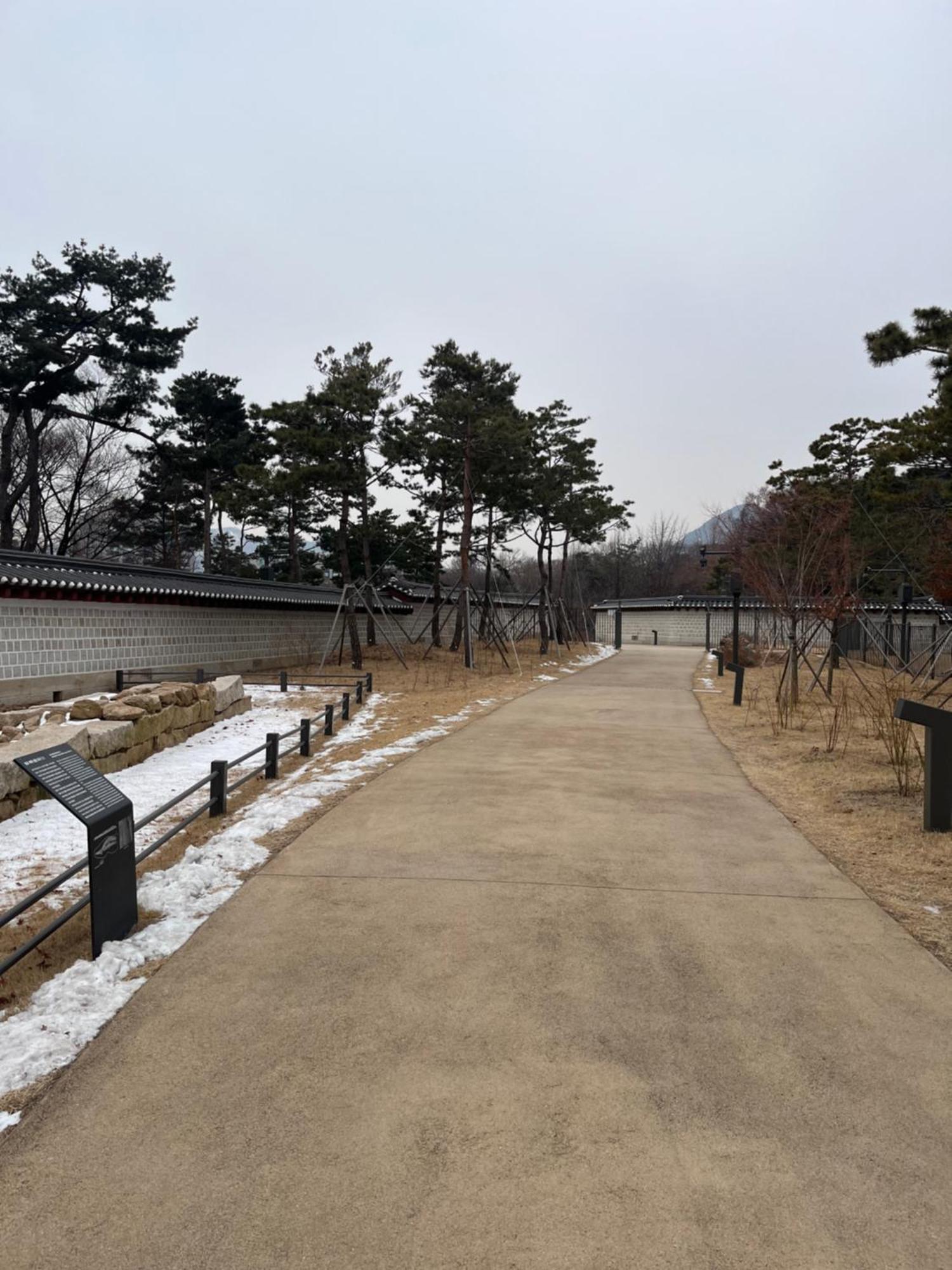 The Korean Traditional Hanok In Downtown Seoul For Convenient Public Transportation - Seoul Ari Luaran gambar